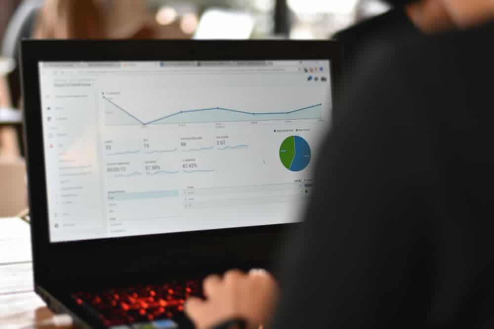 building-scalable-web-dashboards-empowering-customers-with-real-time-insights